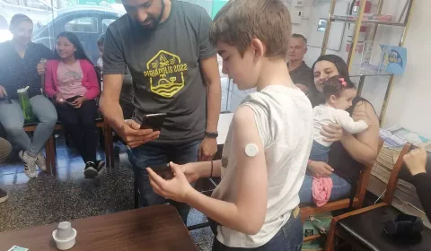 Apoyo a jóvenes con diabetes para tratamiento